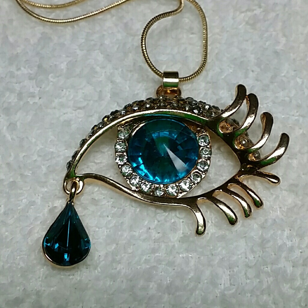 Stunning eye necklace NWOT Host Pick 2.3.19